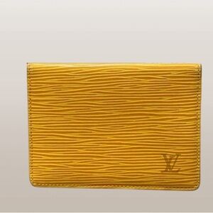 Louis Vuitton Epi cardholder wallet EUC